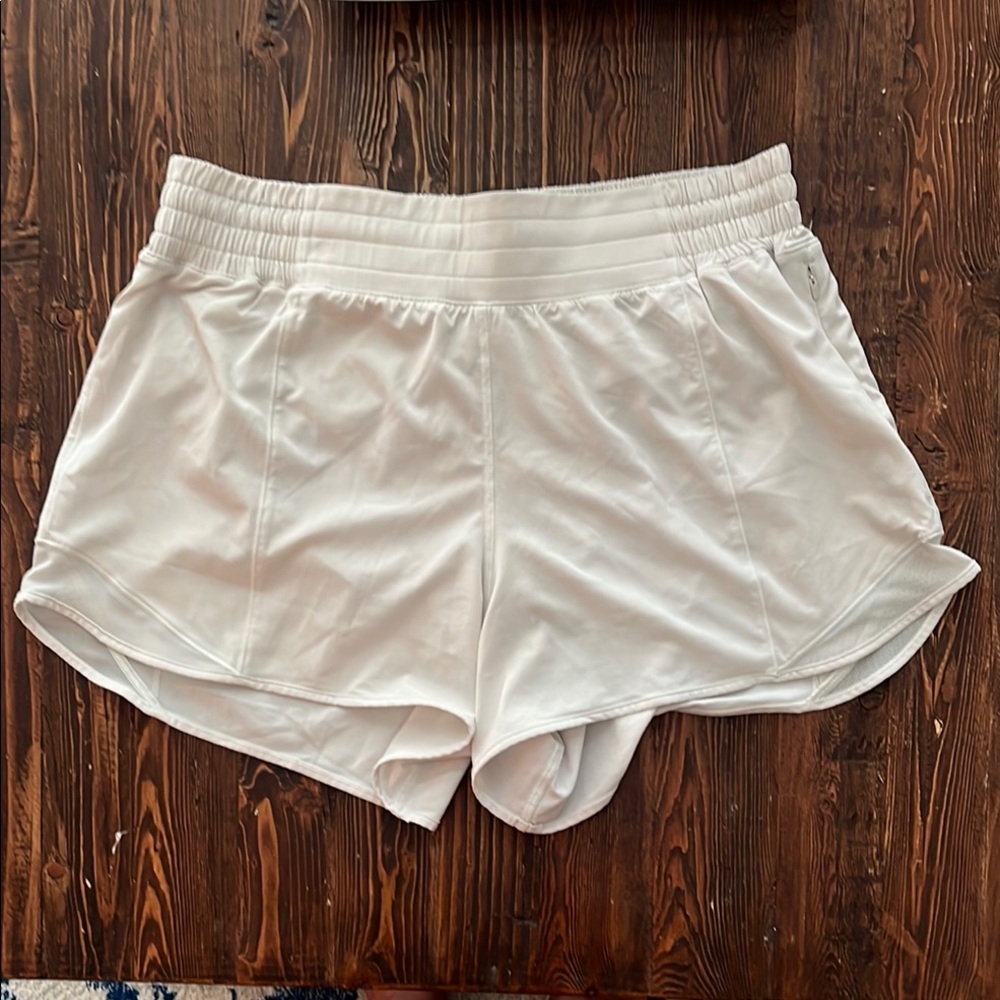Lululemon Hotty Hot HR 4 inch